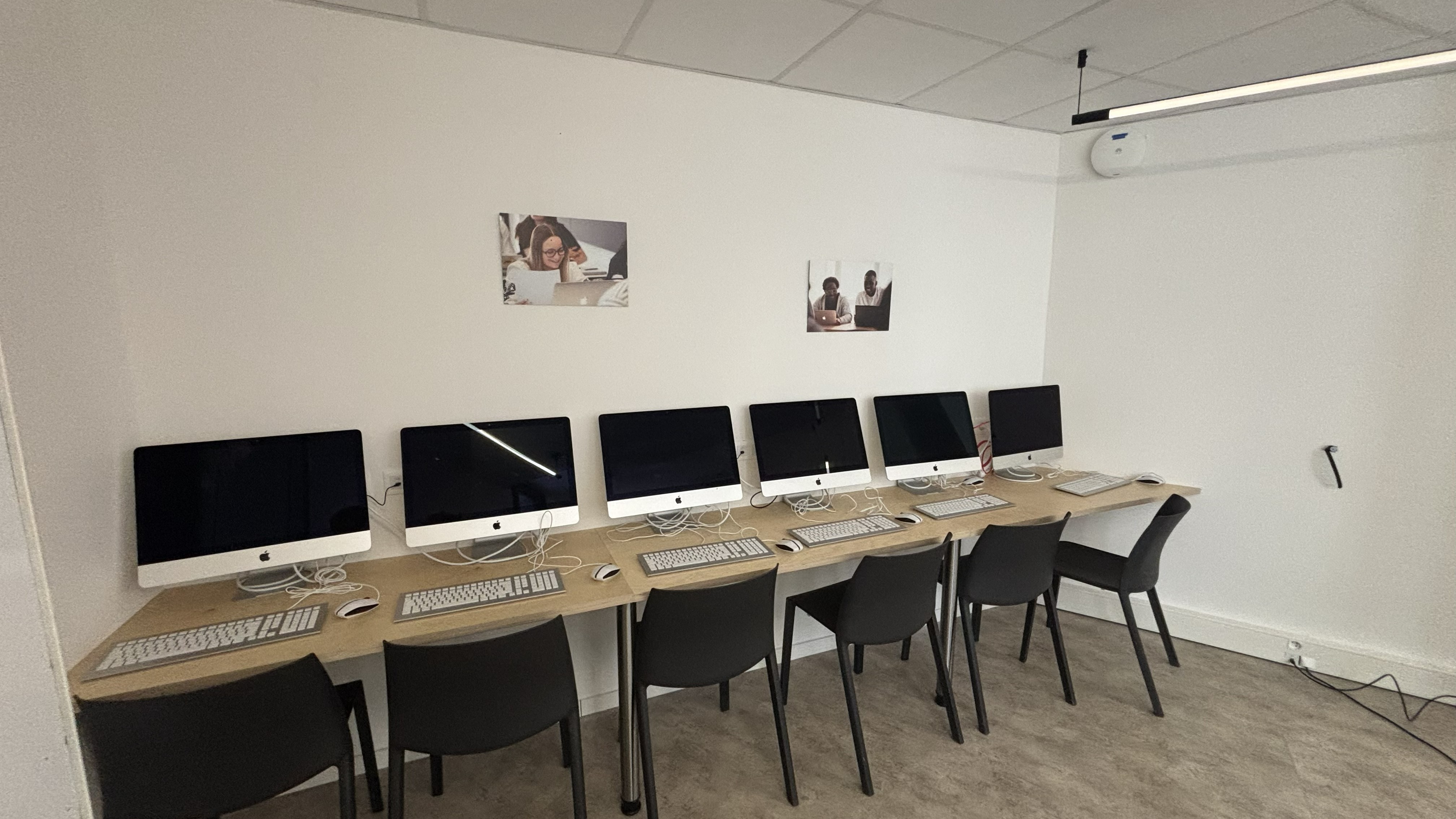 Campus Sphère — salle informatique